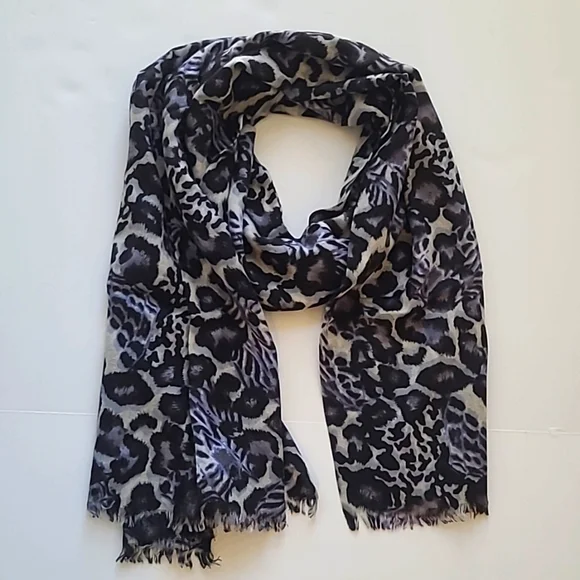 Neiman Marcus Merino Wool Scarf - Picture 1 of 10